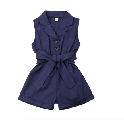 Zachte babykleding: schattige meisjes jumpsuit, perfect voor zomerse uitjes en avonturen.