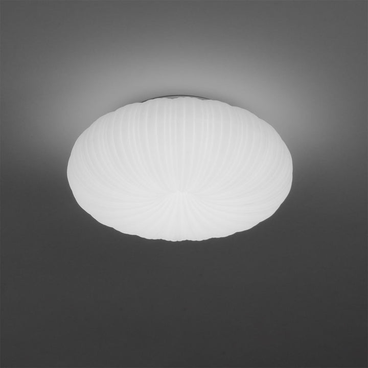 Strakke Robby plafondlamp met dimbare LED. Ideaal voor een modern en licht interieur.