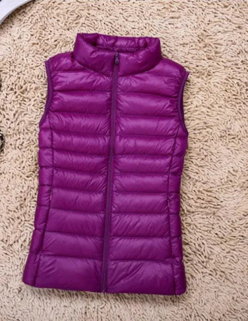 Warme dames bodywarmer met lichtgewicht isolatie, ideaal als comfortabele bovenkleding bij koud weer.