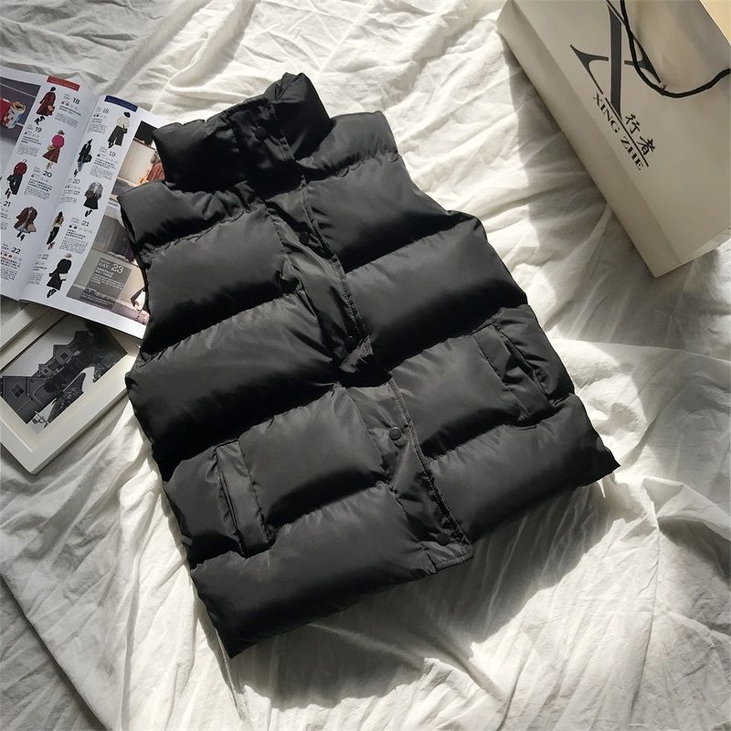Praktische dames bodywarmer in regular fit, warm vest voor vrouwen, perfect voor outdoor en lente kleding.