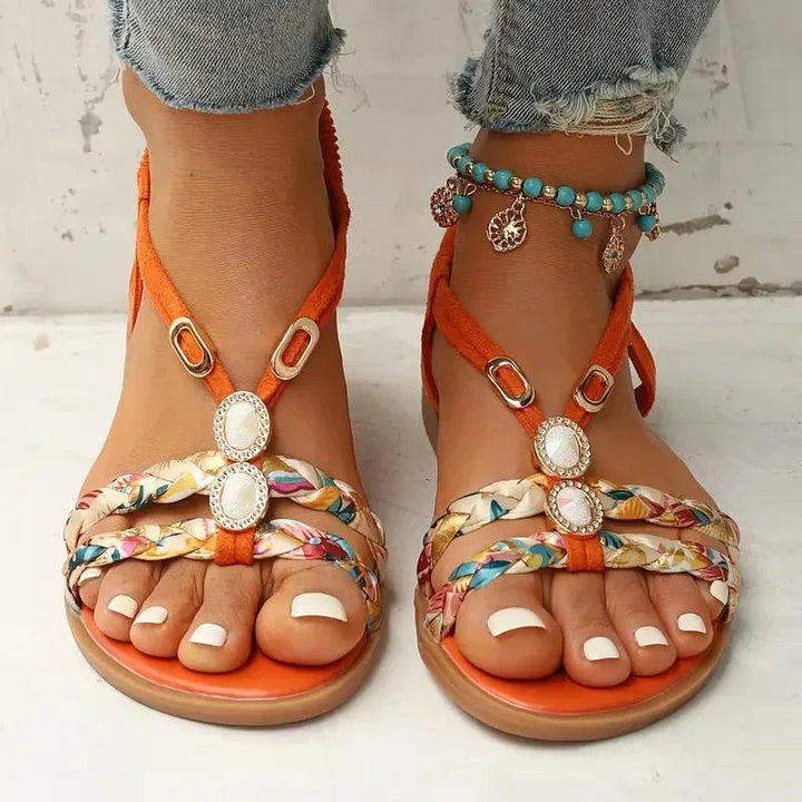 Maak een statement met deze stijlvolle dames boho sandalen Amira met kralen. Comfortabele slip-ons voor de zomer.