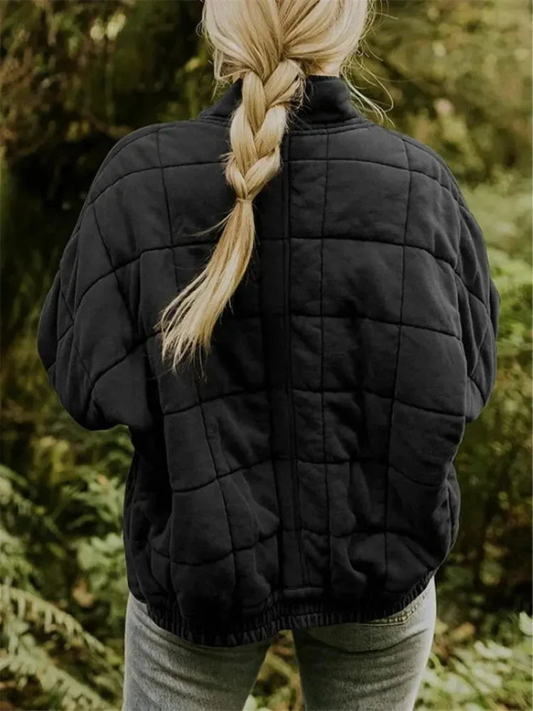 Veelzijdig dames bomberjack, oversized pasvorm, combineerbaar met diverse stijlen, comfortabel.