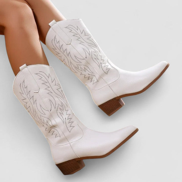 Stijlvolle dames instap western laarzen, orthopedisch, met stevige blokhak en spitse neus voor extra comfort.