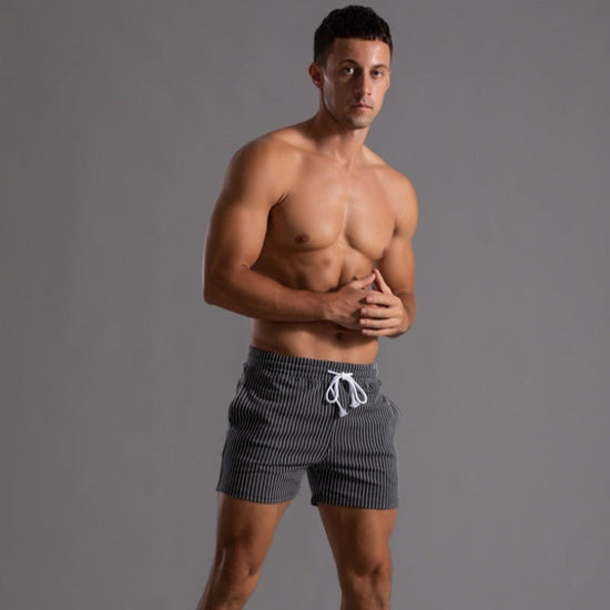 Zwarte heren fitness shorts, ademend en sneldrogend, voor optimale performance tijdens elke workout.