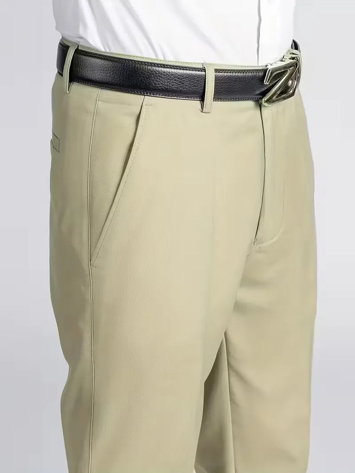 Rechte pijp herenbroek, regular fit, in zwart, met elastische tailleband voor extra comfort.