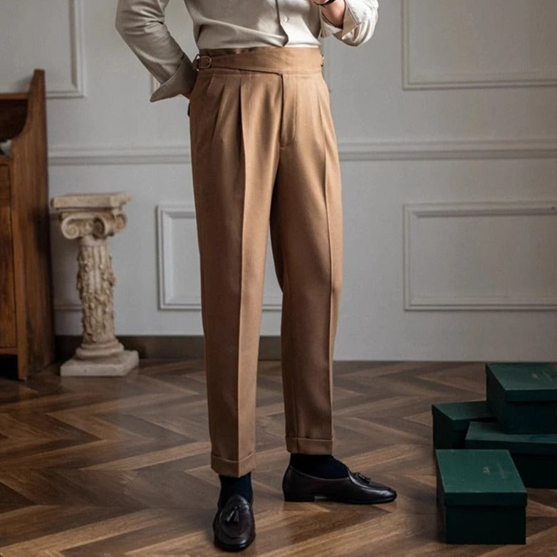 Comfortabele heren pantalon met zachte stof, hoge taille en rechte pijpen voor dagelijks gebruik.