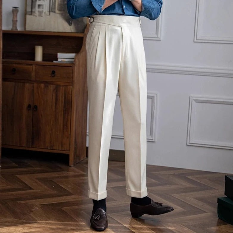 Stijlvolle heren pantalon met hoge taille, plooien en rechte pijpen voor een nette look.