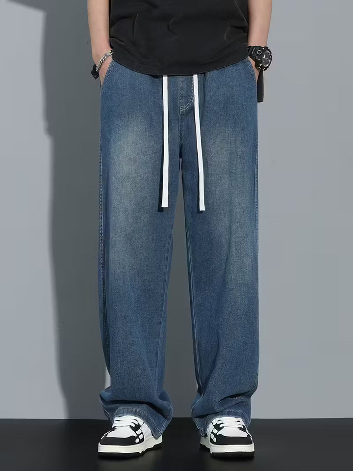 Veelzijdige heren straight fit broek, casual jeans met losse pasvorm. Comfortabel voor dagelijkse activiteiten.