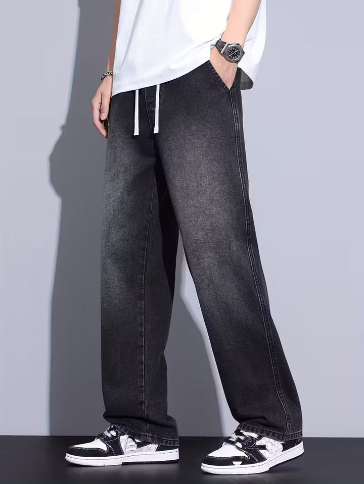 Duurzame jeans herenbroek met straight fit en losse pasvorm. Comfortabel voor een casual, dagelijkse stijl.