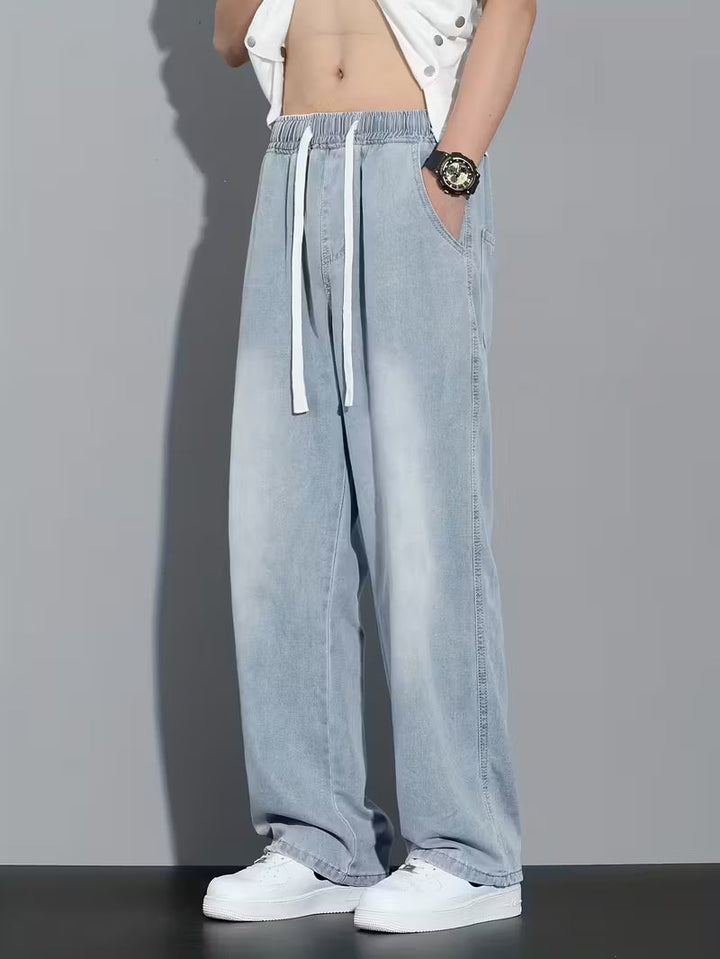 Comfortabele straight fit herenbroek van jeansstof. Ideaal voor een casual look met losse pasvorm.