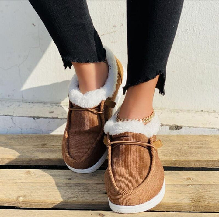 Warme en comfortabele orthopedische dames sneakers, ideaal als casual instap schoen met goede voetondersteuning.