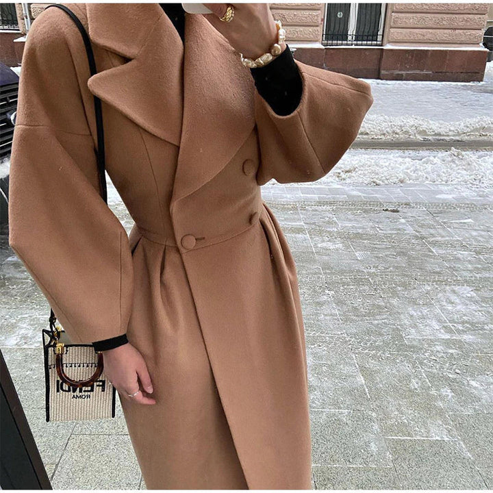 Stijlvolle dames winterjas, lang en elegant, ideaal voor de modebewuste vrouw.