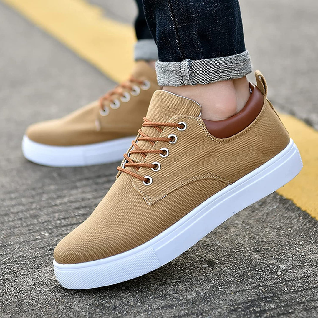 Comfortabele heren sportschoenen, lage sneakers voor een dynamische levensstijl.