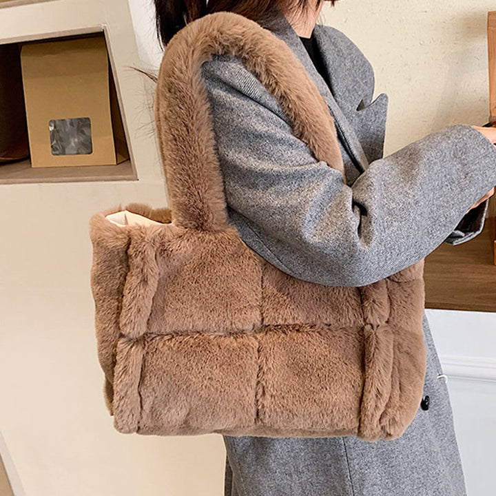 Luxe Pipa pluche winter tas voor dames; een grote, zachte handtas die de winter chic maakt.