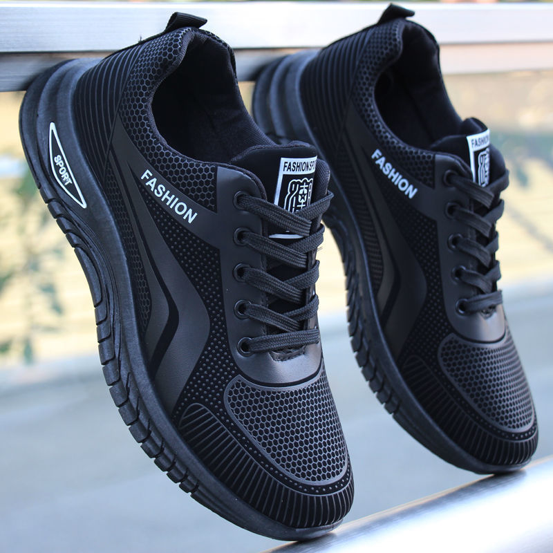 Robuuste dames wandelschoenen, waterdicht en antislip, perfect voor natte herfstwandelingen en ruig terrein met goede grip.