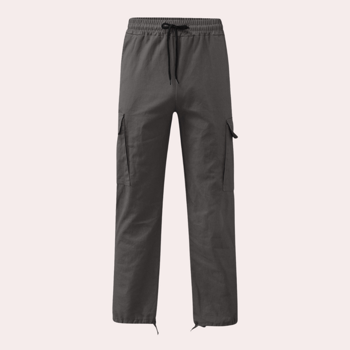 Casual heren cargo broek in moderne stijl, veelzijdig te combineren voor heren.