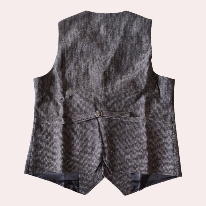 Getailleerd zwart heren gilet, perfecte kleding voor een zakelijke afspraak of feestelijke gelegenheid.