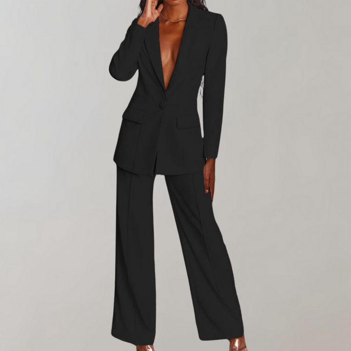 Comfortabele dames tweedelige set Elena. Veelzijdig te dragen, elegant en stijlvol.