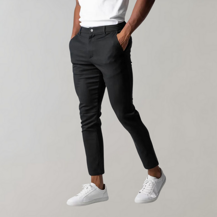 Levi casual chinobroek voor heren, comfortabel en stijlvol. Essentiële herenkleding voor elke gelegenheid.
