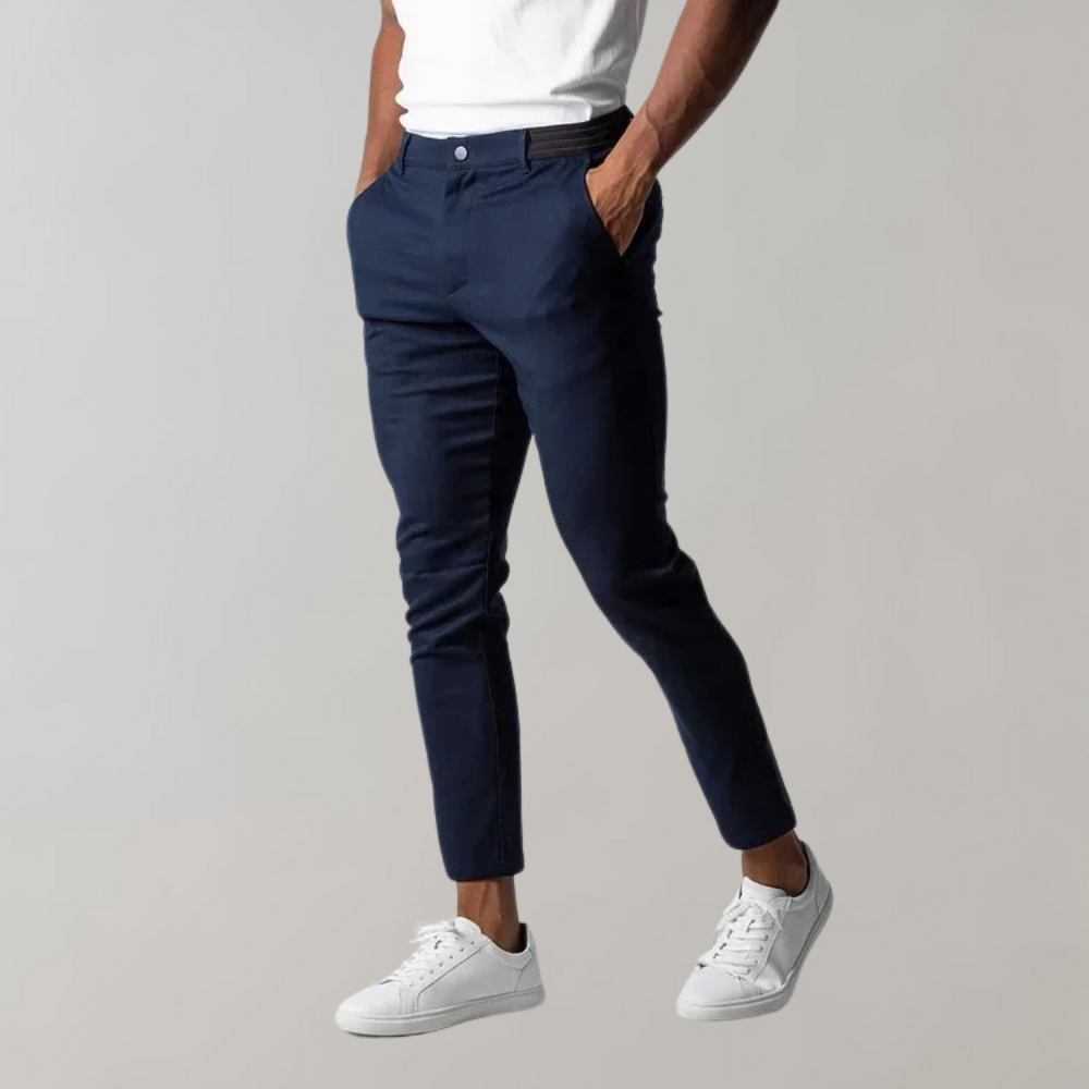 Veelzijdige Levi heren chino broek, ideaal voor zakelijk en vrije tijd. Comfortabele lange broek.