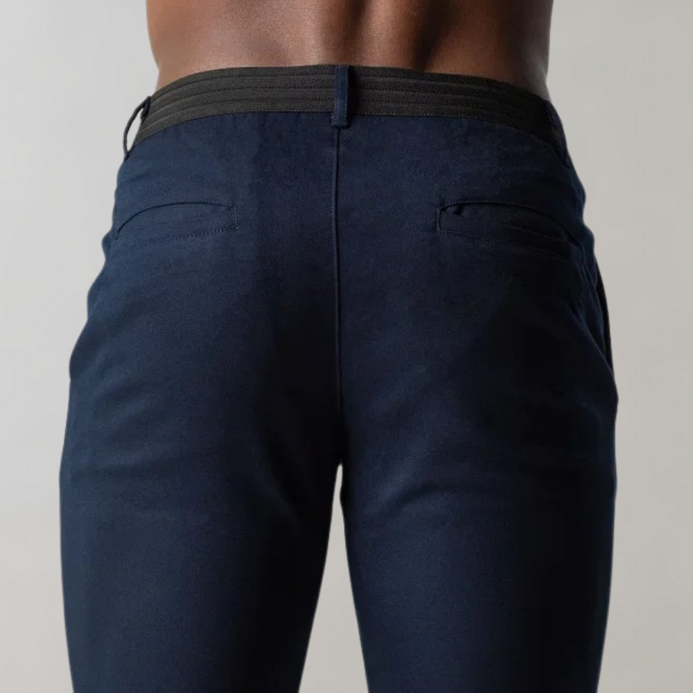 Stijlvolle Levi heren chino broek, perfect voor zakelijk én vrije tijd. Veelzijdige, comfortabele lange broek.
