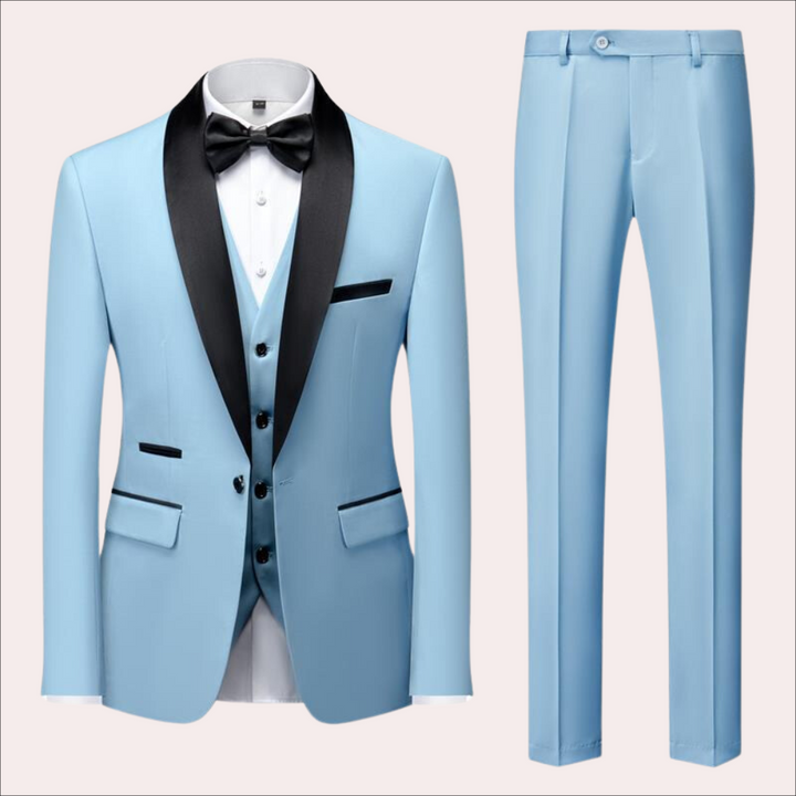Stijlvol slim fit herenpak met colbert, vest en broek, ideaal voor een zakelijke of avondlook.