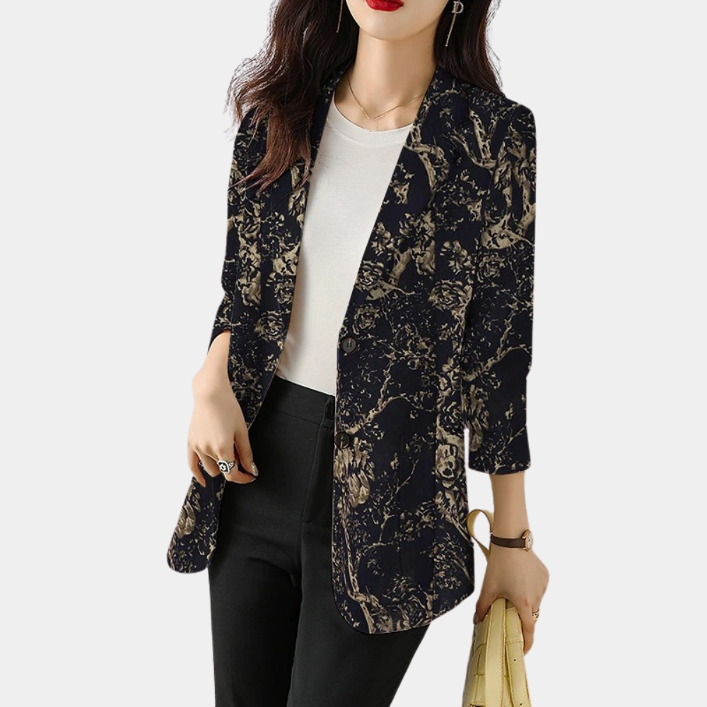 Nieuwe collectie dames gebloemde blazer, trendy kledingstuk voor de modebewuste vrouw. Ideaal lente jasje.