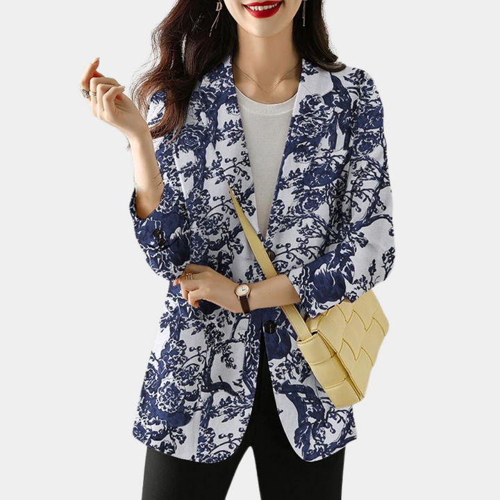 Comfortabele en stijlvolle dames gebloemde blazer. Chique jasje met uniek bloemenpatroon voor elke outfit.