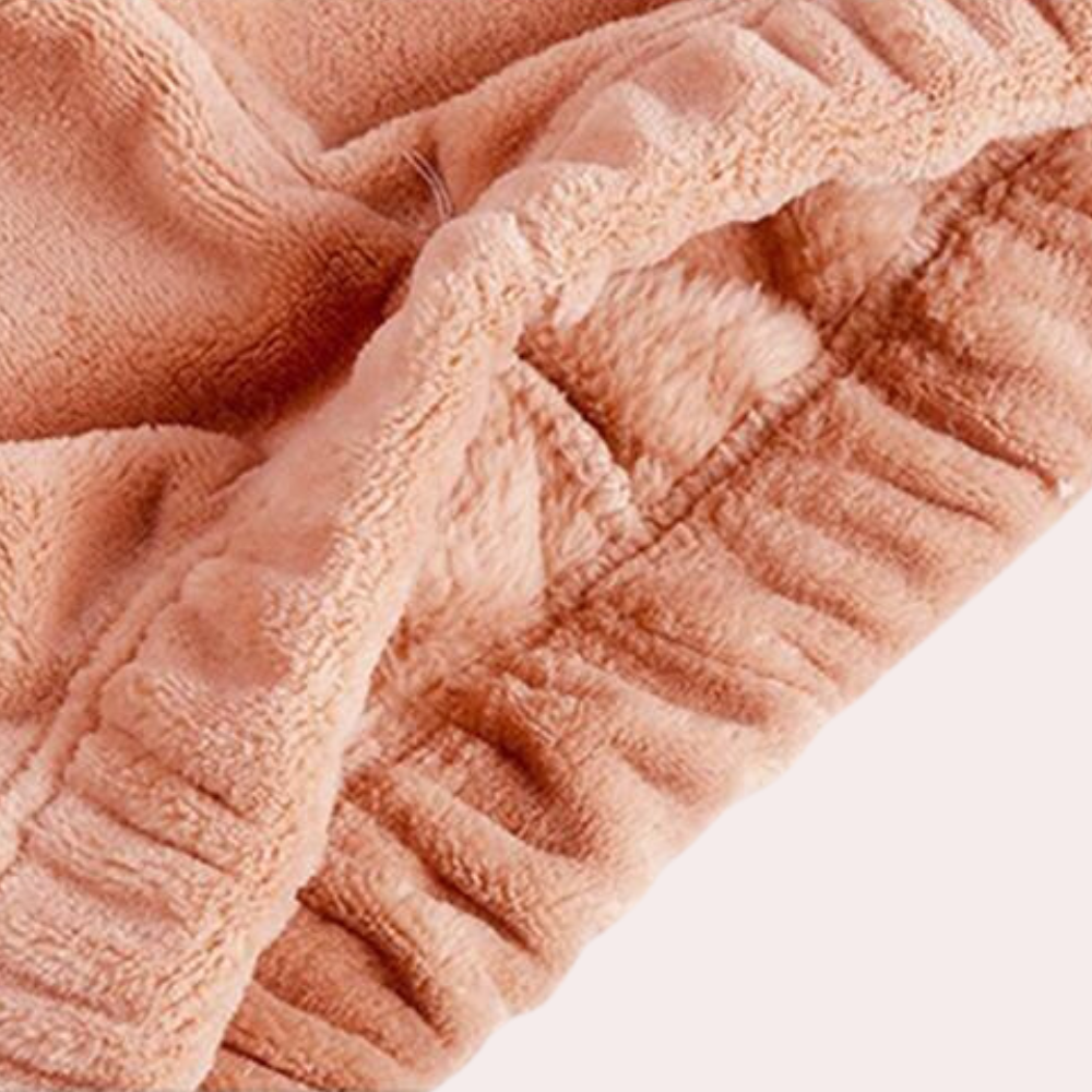 Warme en comfortabele dames loungewear pyjamaset in diverse kleuren, perfect voor thuisgebruik.