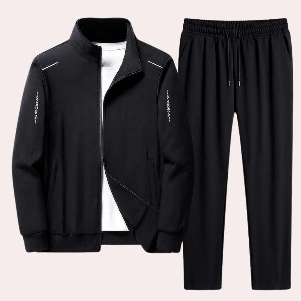 Close-up van het polyester weefsel van heren trainingspak Owen, dat comfort en duurzaamheid biedt voor sport en vrije tijd.
