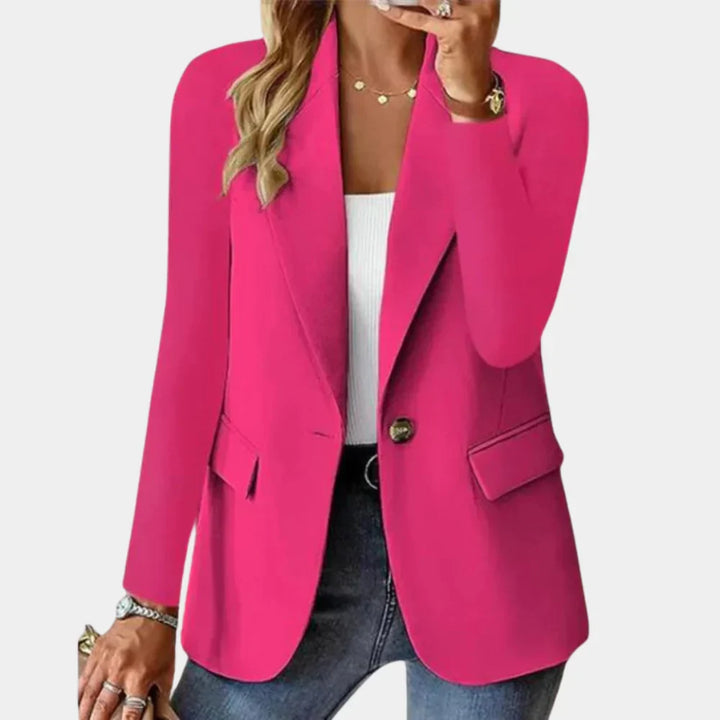 Modieuze getailleerde blazer van Hoymans, verkrijgbaar in rood, zwart en wit. Stijlvolle kleding.