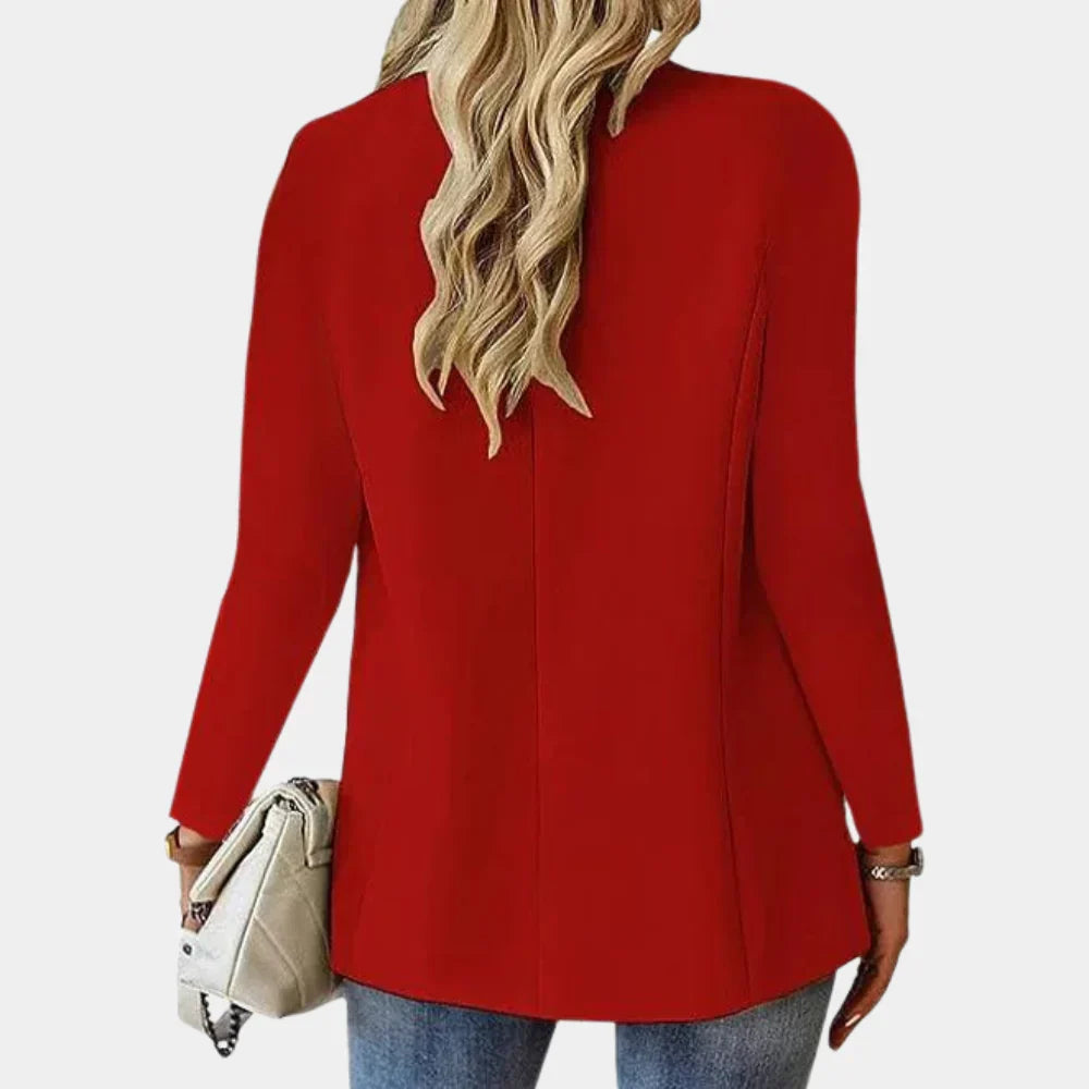Zwarte getailleerde blazer van Hoymans. Veelzijdig en zakelijk, perfect voor elke elegante gelegenheid.