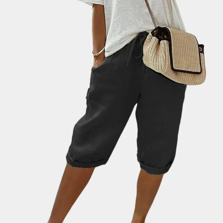 Luchtige dames comfortshorts, perfecte zomerkleding voor strandwandelingen of ontspannen dagen thuis.