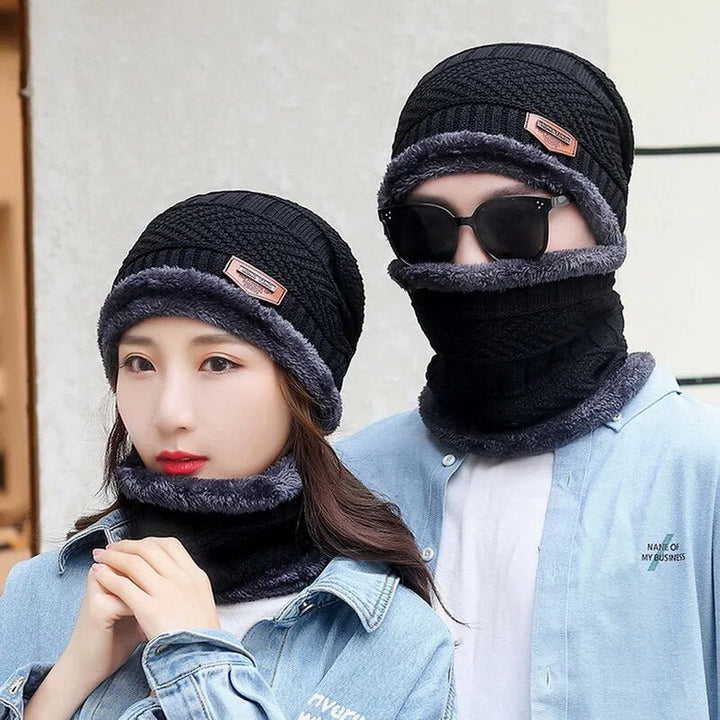 Gebreide unisex muts en sjaal van PolarPosh Duo. Comfortabele winteraccessoire set.