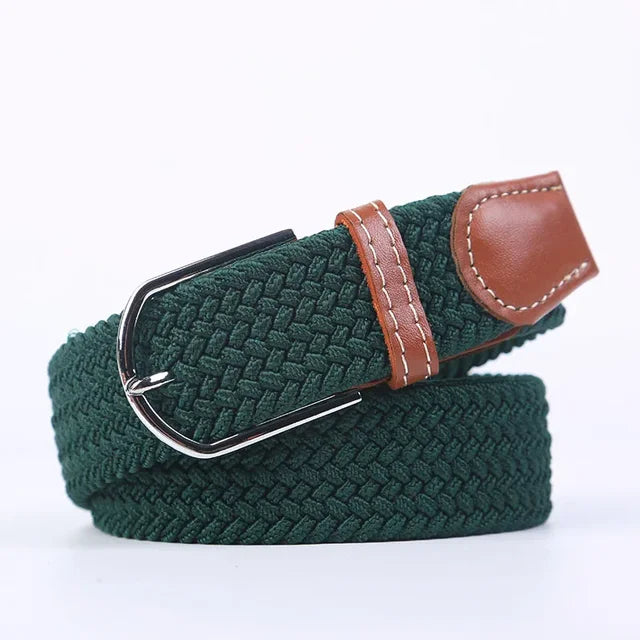 Rode stretchriem van imitatieleer, een modieus en functioneel unisex accessoire.