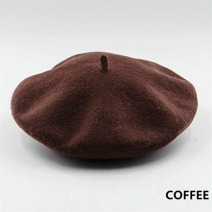 Modieuze wollen baret voor dames, heerlijk warm en perfect voor koude winterdagen.