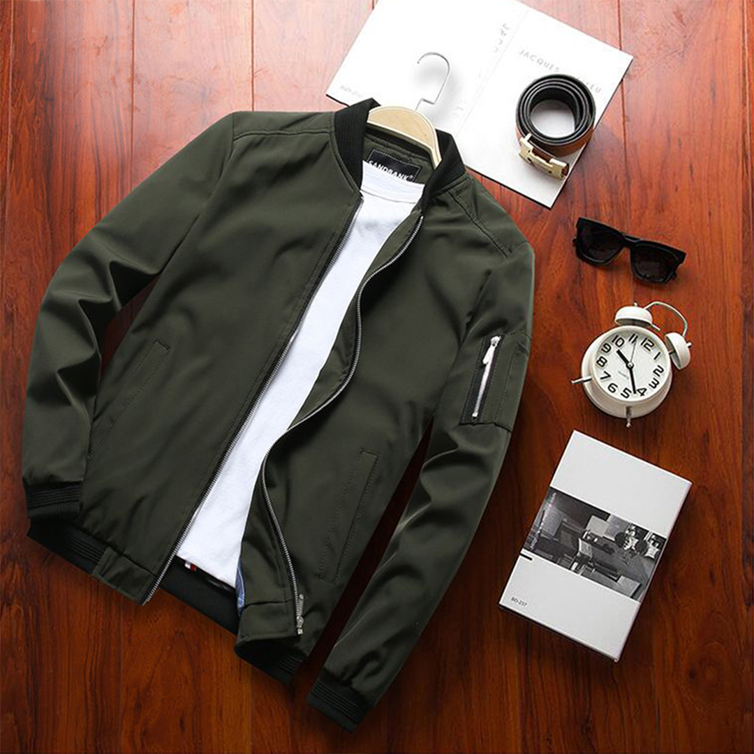 Khaki herenjas VHM: Veelzijdige khaki zomerjas. Comfortabel, stijlvol en essentieel voor zomerse mode.