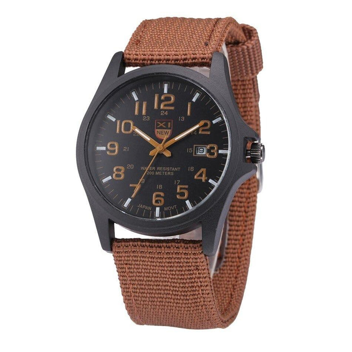 Waterbestendig tactisch herenhorloge, essentieel voor avontuurlijke outdoor activiteiten en sport.