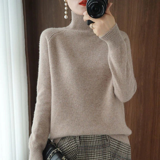 Veelzijdige dames coltrui met een moderne pasvorm. Comfortabel en elegant voor diverse winterse looks.
