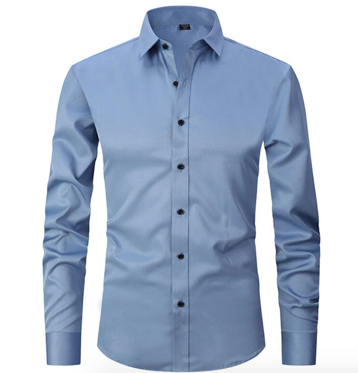 Man draagt comfortabel heren stretch overhemd met lange mouw, perfecte pasvorm en stijlvolle uitstraling.