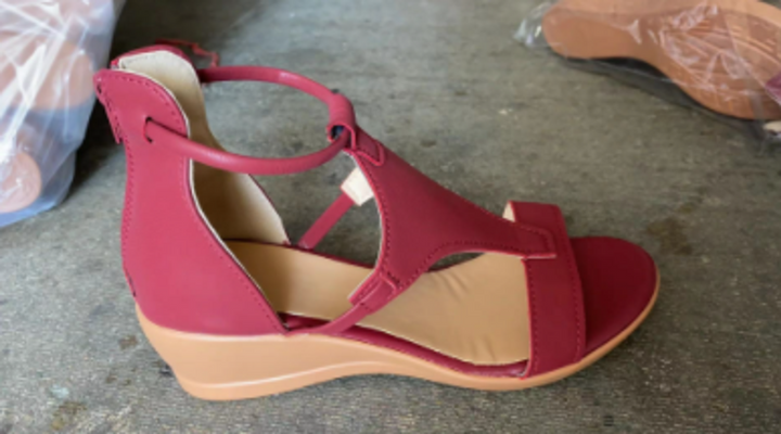 Comfortabele dames zomer sandalen, orthopedisch, ideaal voor dagelijks gebruik en actieve dagen.
