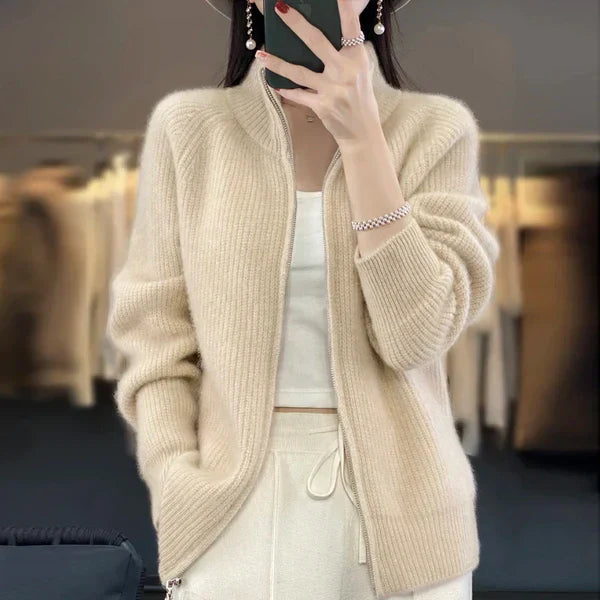 Modieus dames cardigan met rits en opstaande kraag, een elegant en comfortabel getailleerd vest.