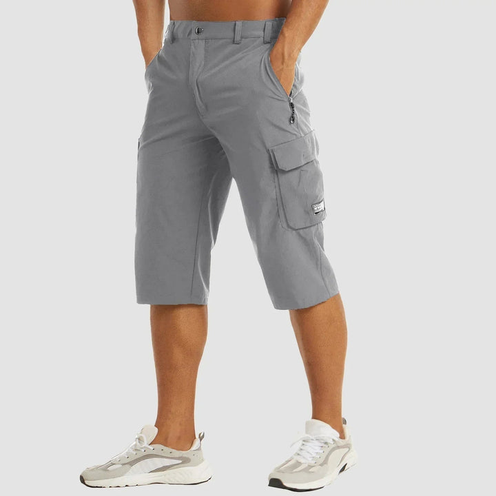 Praktische heren cargo short met meerdere zakken; ideaal voor casual zomerkleding en wandelingen.