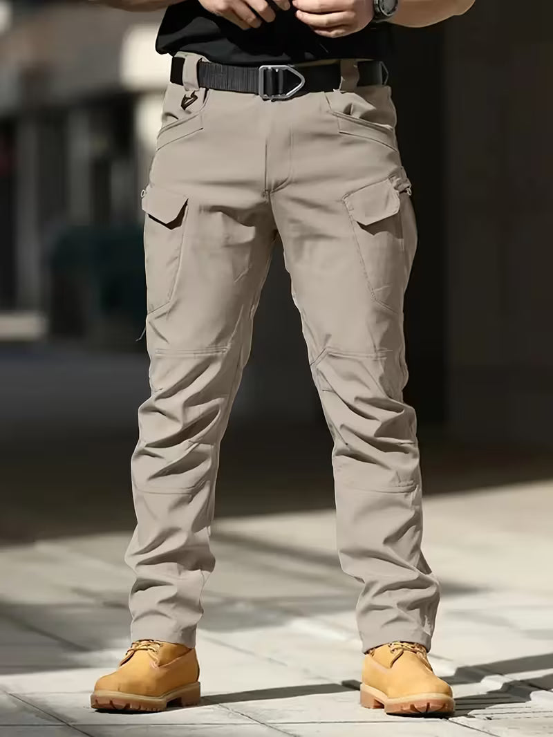 Veelzijdige heren cargo broek, perfect voor lente/herfst, functioneel met veel opbergruimte.