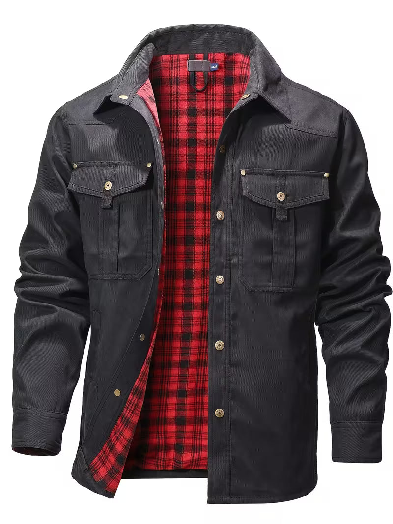 Heren cargo overshirt met reverskraag en borstzakken. Een veelzijdige, stijlvolle tussenjas voor herfst/lente.