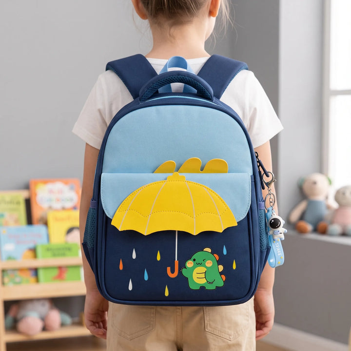 Vrolijke kinder schoolrugzak met levendige cartoonprint, ideaal voor kleuterschool en basisschool.