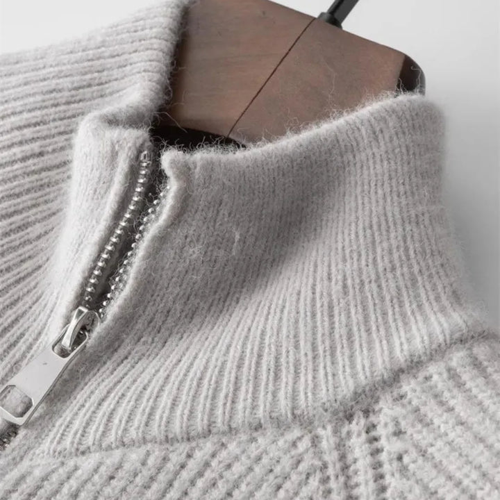 Warm cashmere herenvest met volledige rits en opstaande kraag, perfect voor koud weer.