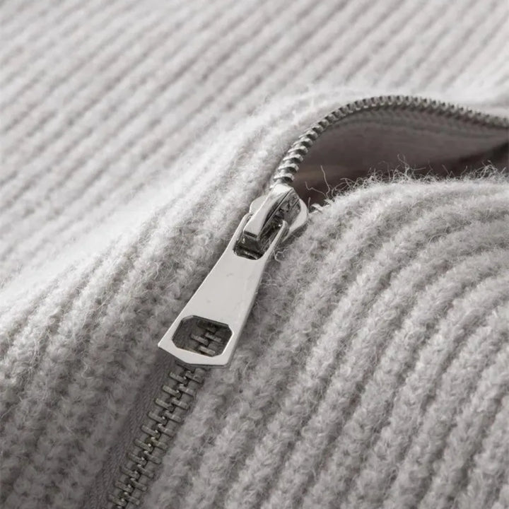 Modern heren ritsvest, cashmere, met opstaande kraag, voor een casual en toch stijlvolle look.