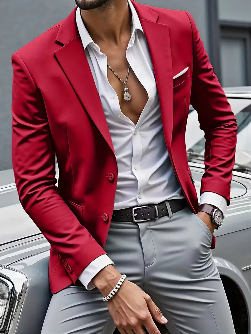 Modieuze herenblazer met dubbelrij knopen, moderne twist op smart-casual herenkleding.