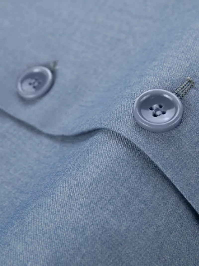 Man draagt een modieuze herenblazer, dubbelrij, slimfit, voor een smart-casual evenement.